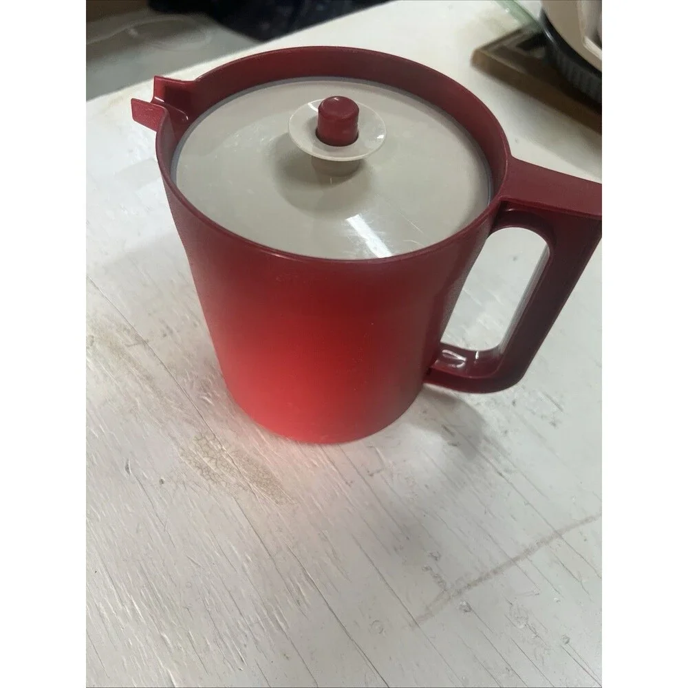 Vintage 1970's Tupperware Orange Short Pitcher Push Button Seal #1575-6